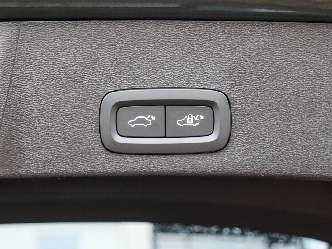 Volvo EX40 Single Motor Extended Range - SUV/Off-road - Grün - Neuwagen - Bild 15