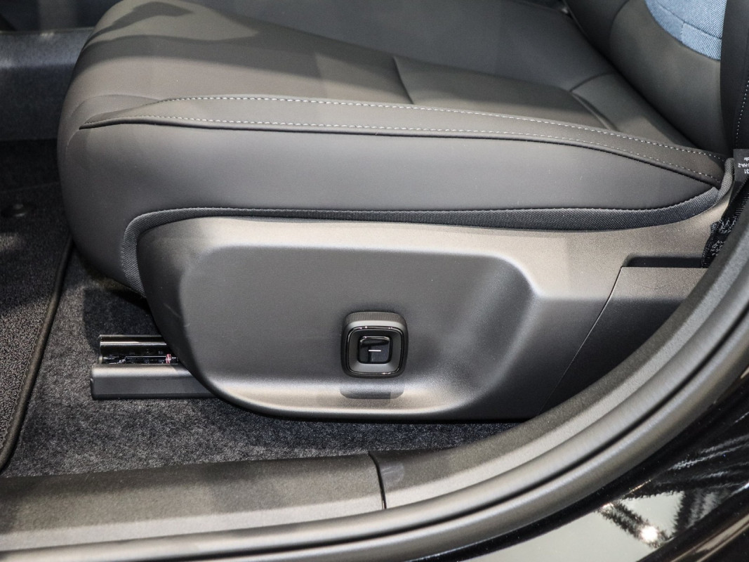 Volvo EX30 Cross Country - SUV/Off-road - Schwarz - Gebrauchtwagen - Bild 13