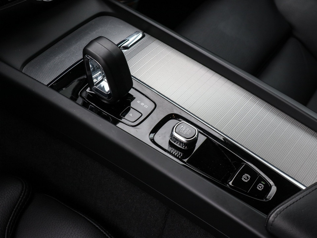 Volvo V60 CC B4 - Kombi - Grau - Gebrauchtwagen - Bild 11