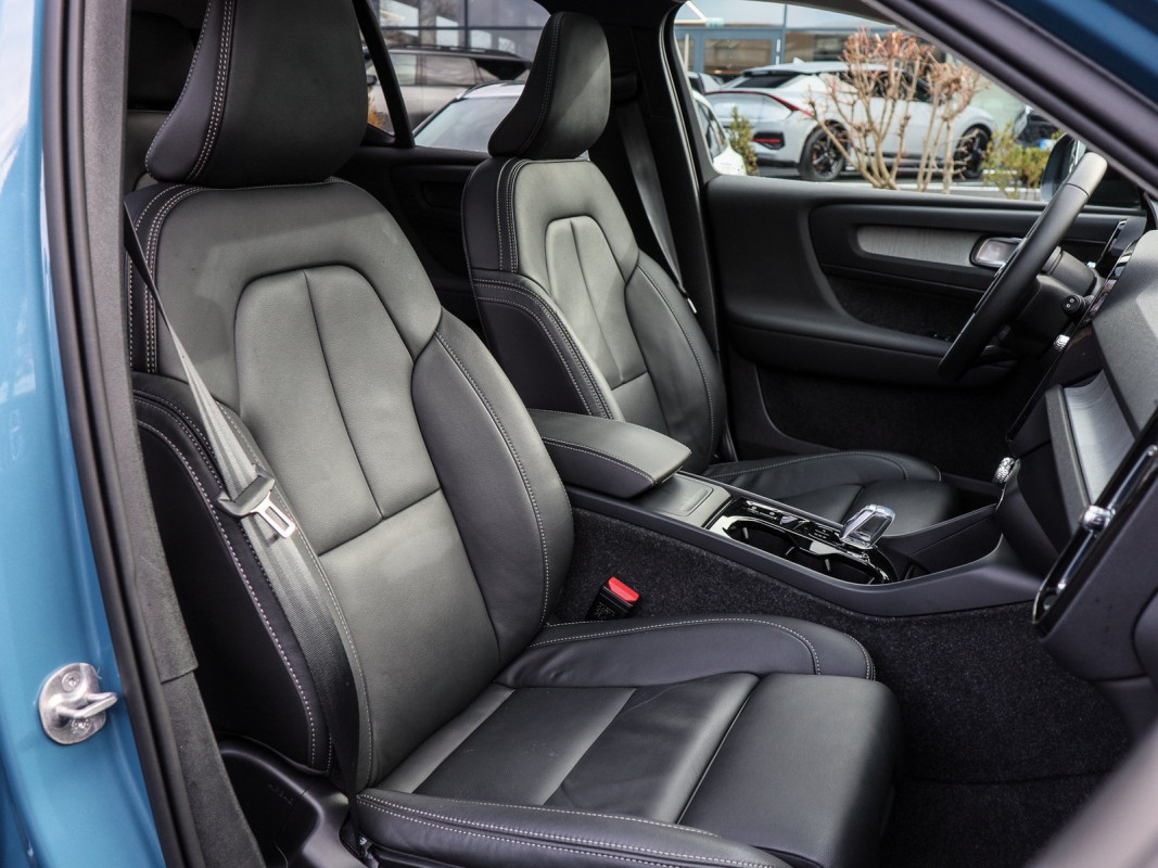 Volvo XC40 B4 (B) - SUV/Off-road - Blau - Gebrauchtwagen - Bild 7