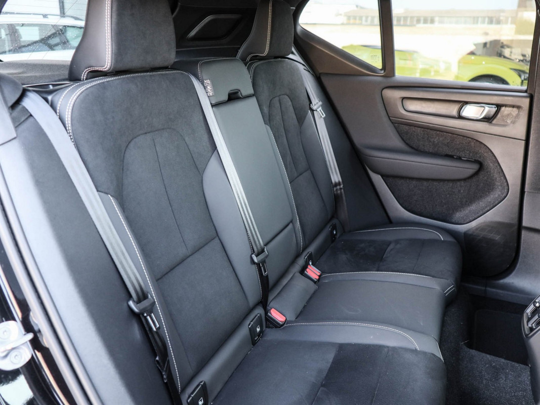 Volvo XC40 Twin Motor - SUV/Off-road - Schwarz - Gebrauchtwagen - Bild 5