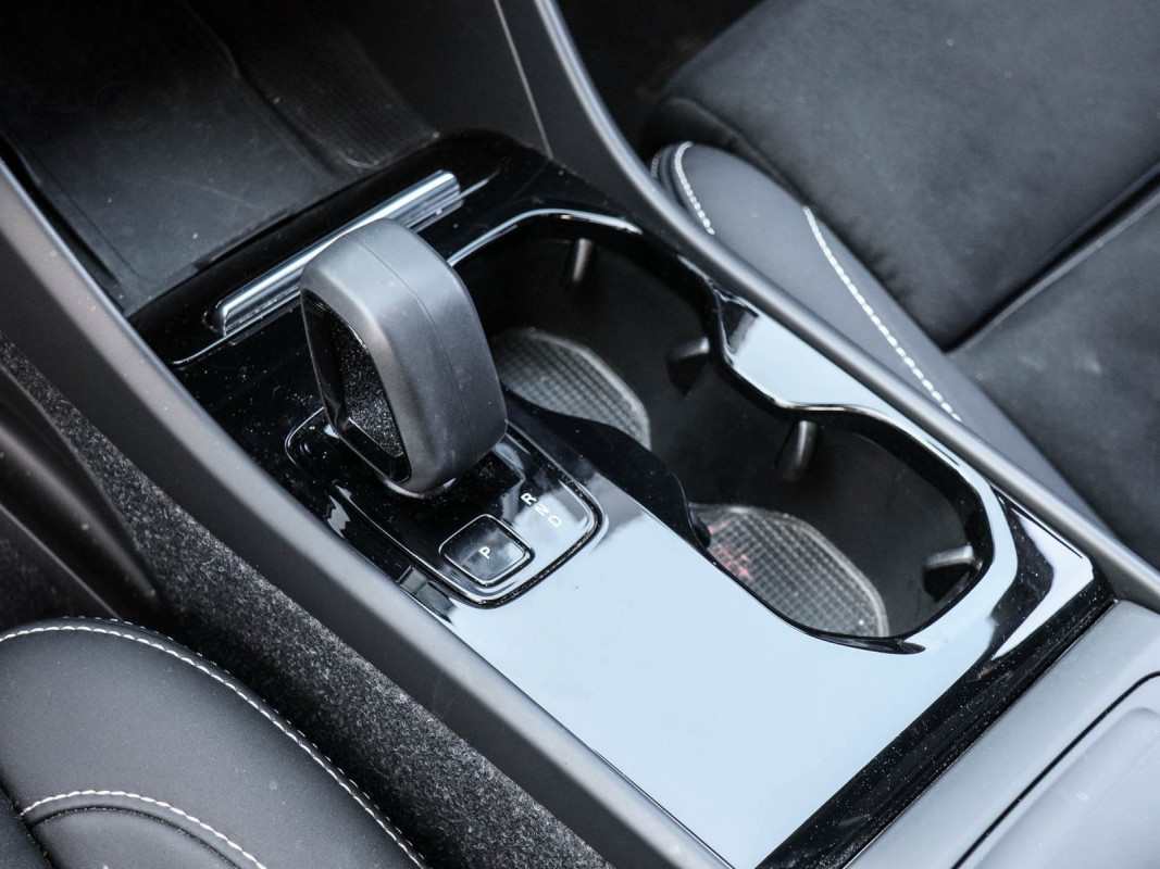 Volvo XC40 Twin Motor - SUV/Off-road - Schwarz - Gebrauchtwagen - Bild 11