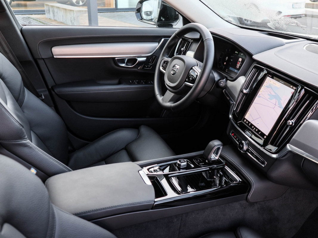 Volvo V90 T6 Plug-In Hybrid AWD - Kombi - Weiss - Gebrauchtwagen - Bild 3