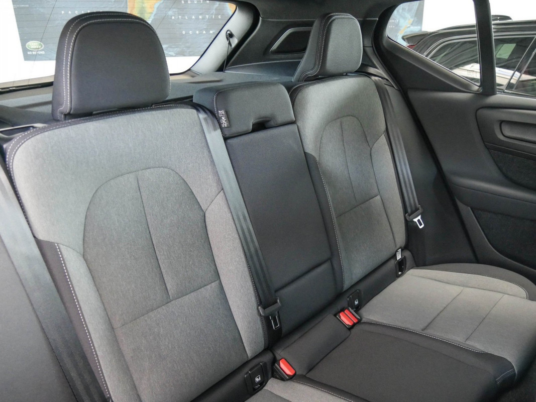 Volvo XC40 - SUV/Off-road - Schwarz - Gebrauchtwagen - Bild 5