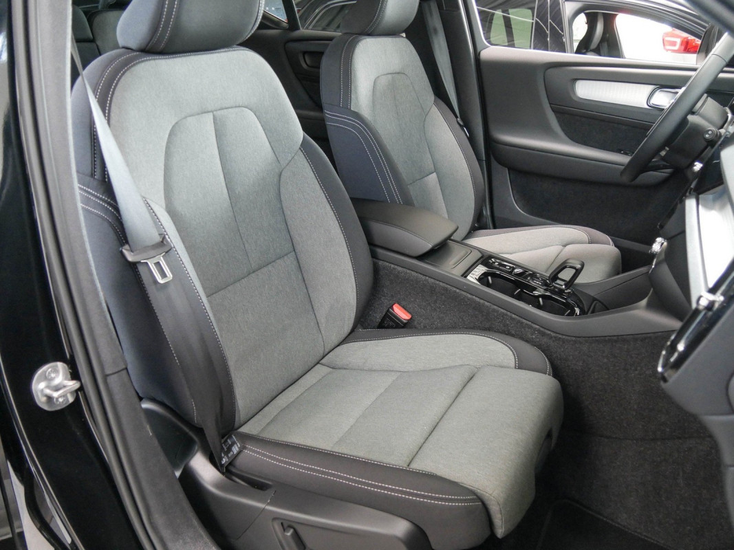 Volvo XC40 - SUV/Off-road - Schwarz - Gebrauchtwagen - Bild 7