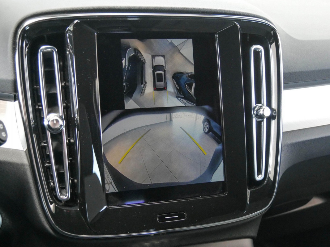 Volvo XC40 - SUV/Off-road - Schwarz - Gebrauchtwagen - Bild 12