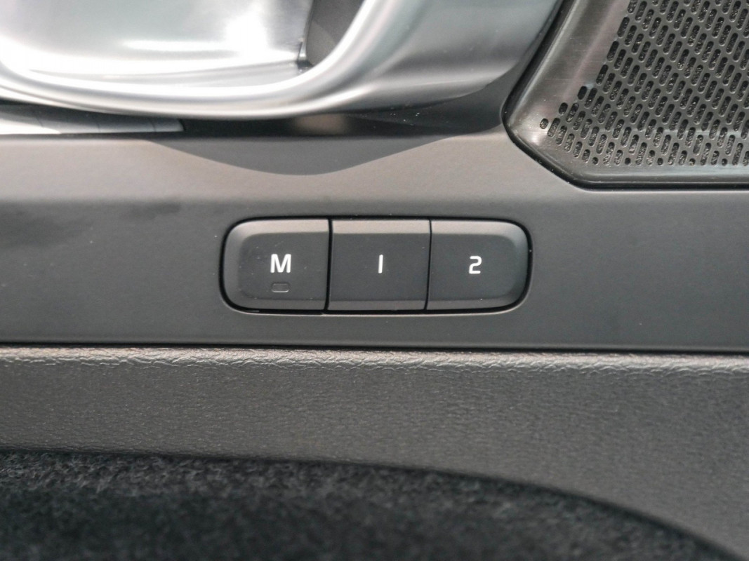 Volvo XC40 - SUV/Off-road - Schwarz - Gebrauchtwagen - Bild 13