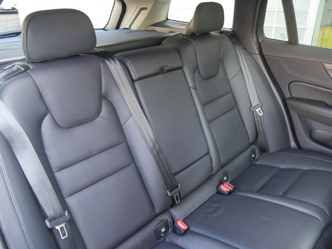 Volvo V60 - Kombi - Grau - Gebrauchtwagen - Bild 5