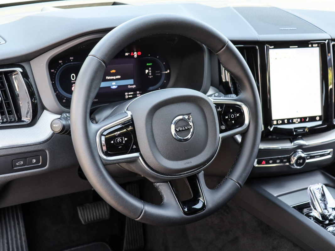 Volvo XC60 T6 Recharge AWD - SUV/Off-road - Weiss - Gebrauchtwagen - Bild 10