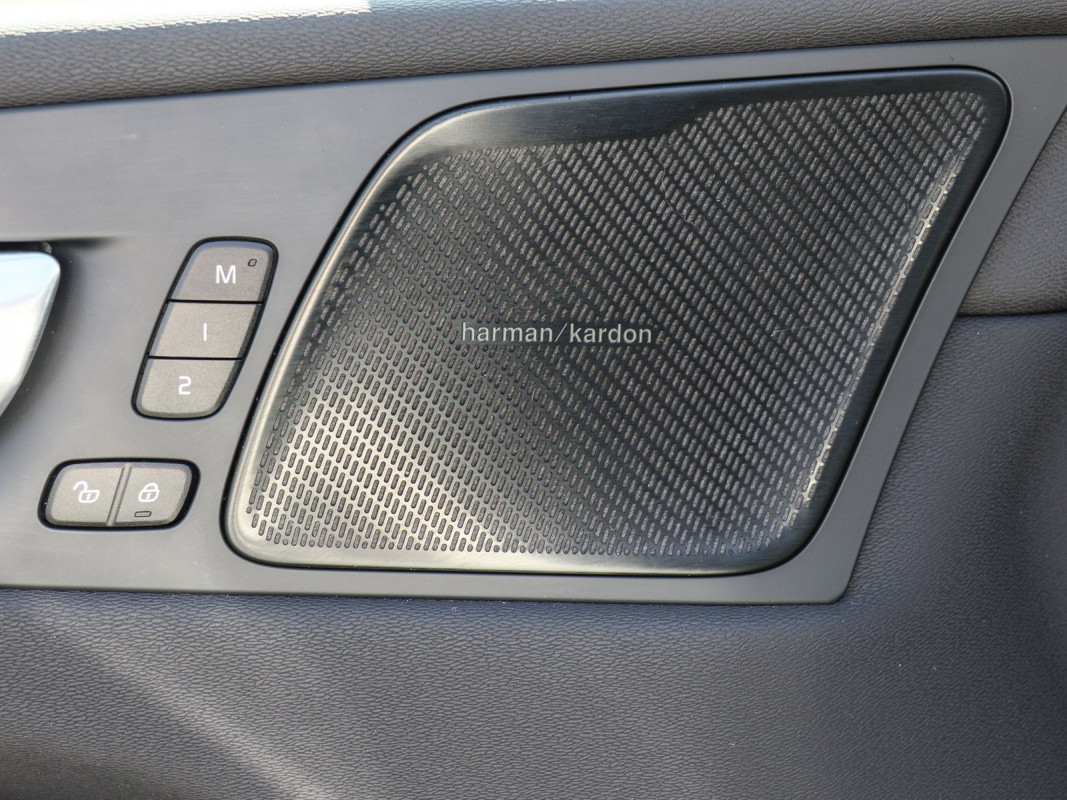 Volvo XC60 T6 Recharge AWD - SUV/Off-road - Weiss - Gebrauchtwagen - Bild 15