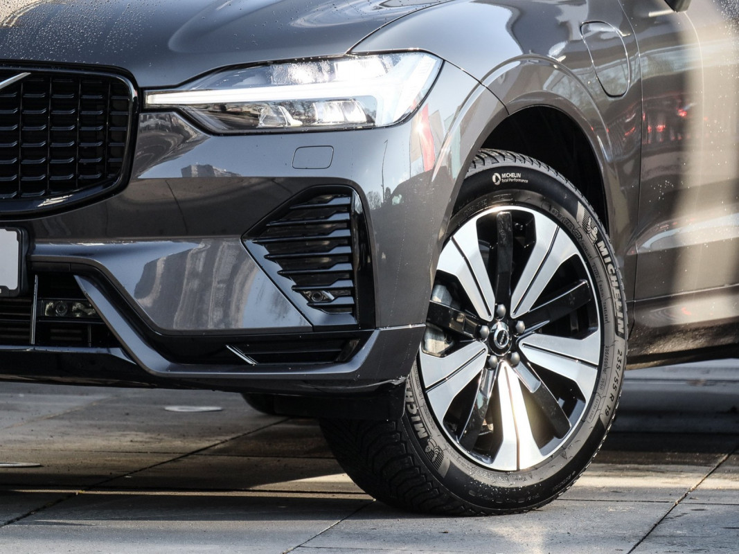 Volvo XC60 T6 AWD Recharge - SUV/Off-road - Grau - Gebrauchtwagen - Bild 6