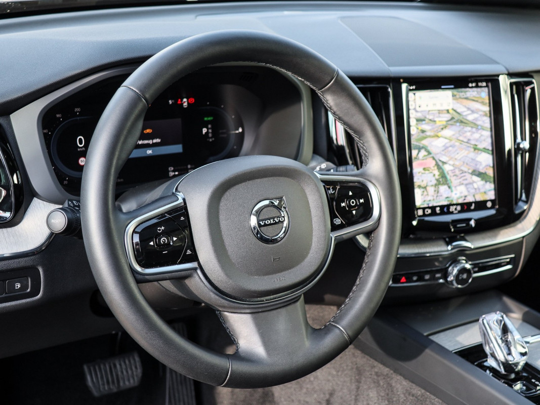 Volvo XC60 T6 AWD Recharge - SUV/Off-road - Grau - Gebrauchtwagen - Bild 10