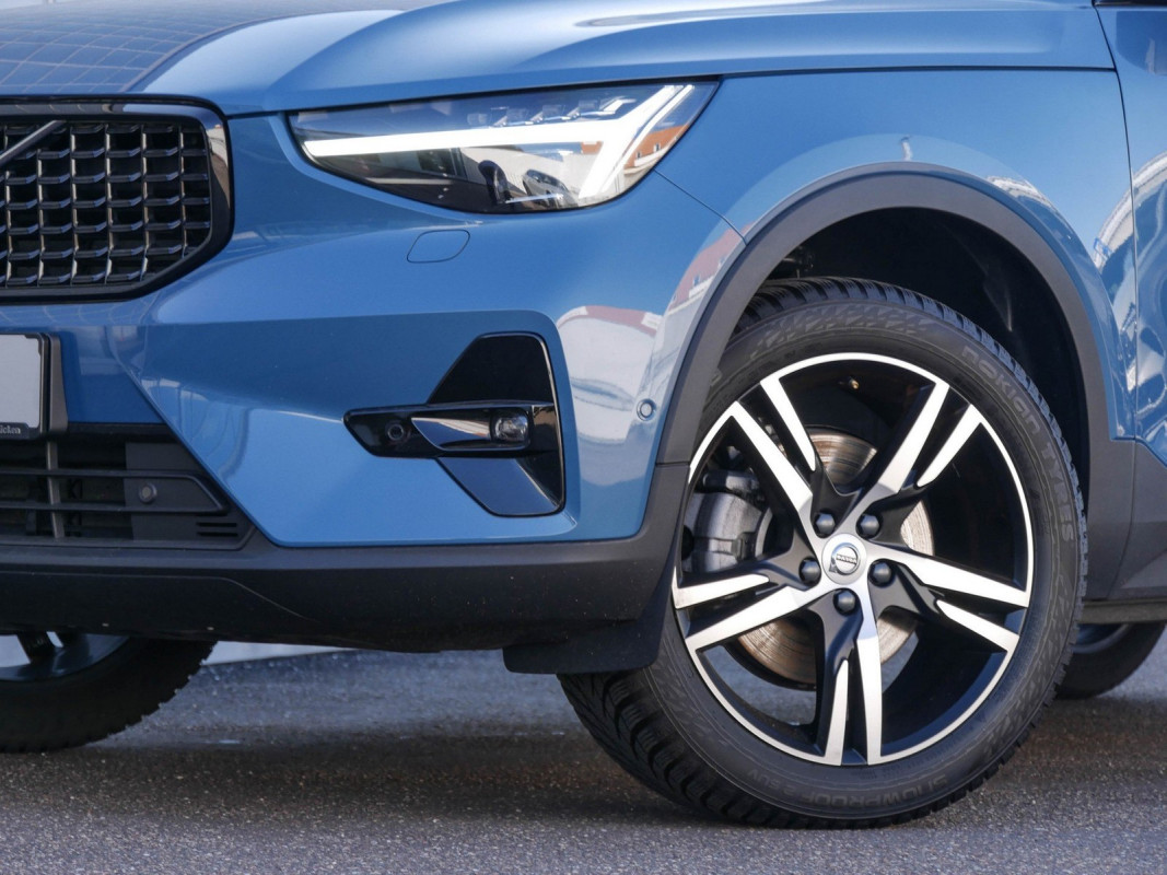 Volvo XC40 - SUV/Off-road - Blau - Gebrauchtwagen - Bild 6