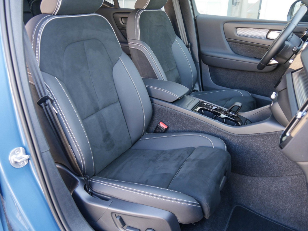 Volvo XC40 - SUV/Off-road - Blau - Gebrauchtwagen - Bild 7