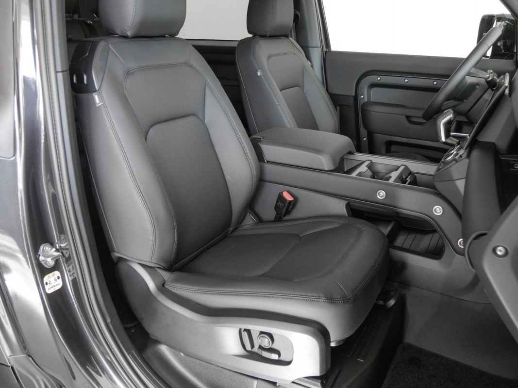 Land Rover Defender 90 D200 X-Dynamic SE - SUV/Off-road - Schwarz - Neuwagen - Bild 7