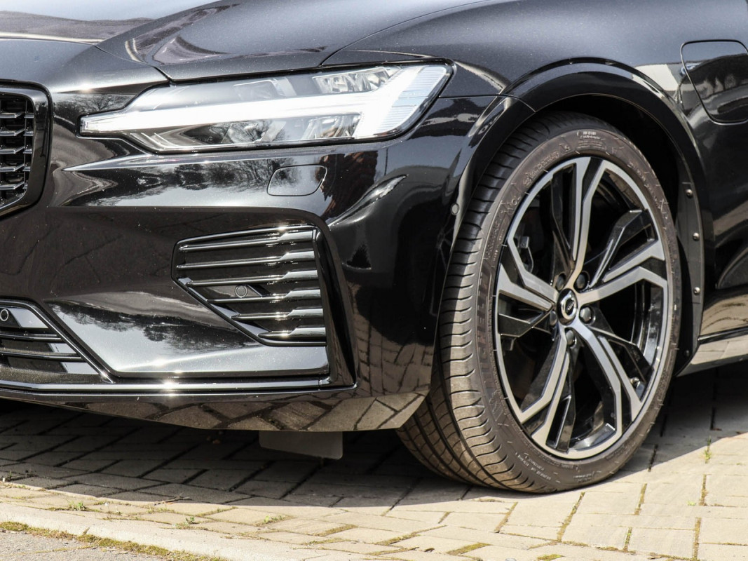 Volvo V60 T6 Recharge AWD - Kombi - Schwarz - Gebrauchtwagen - Bild 6