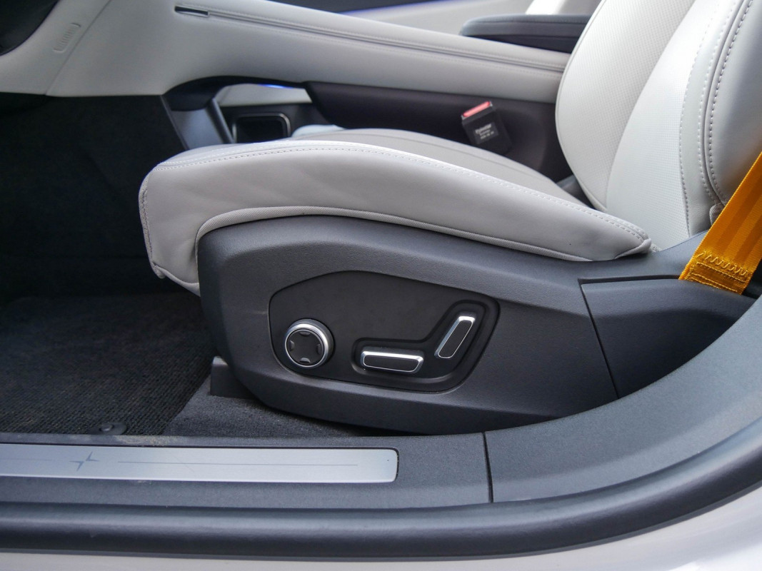 Polestar 4 - Limousine - Weiss - Gebrauchtwagen - Bild 13