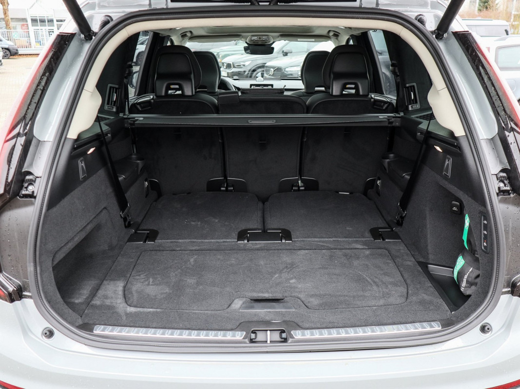 Volvo XC90 T8 Ultra Dark AWD Plug-In Hybrid - SUV/Off-road - Grau - Gebrauchtwagen - Bild 10