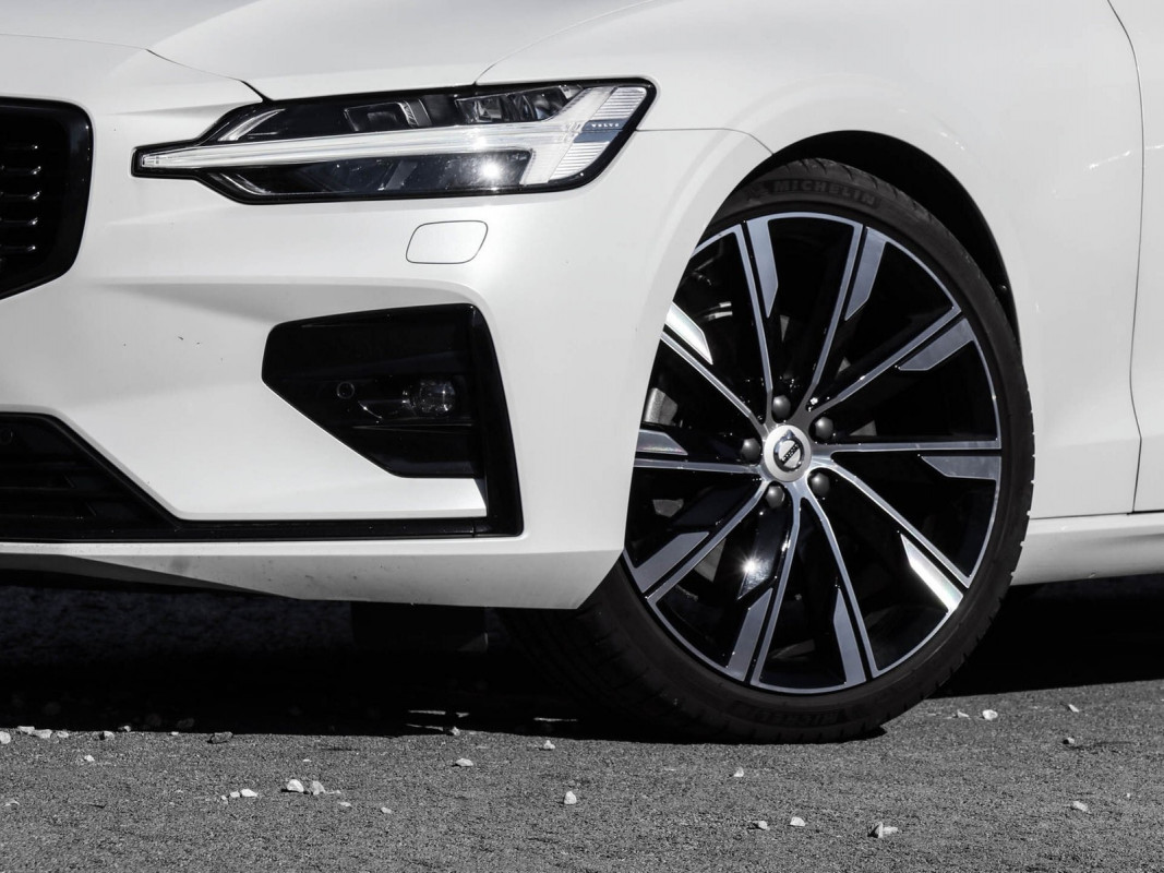 Volvo V60 B4 Diesel - Kombi - Weiss - Gebrauchtwagen - Bild 6