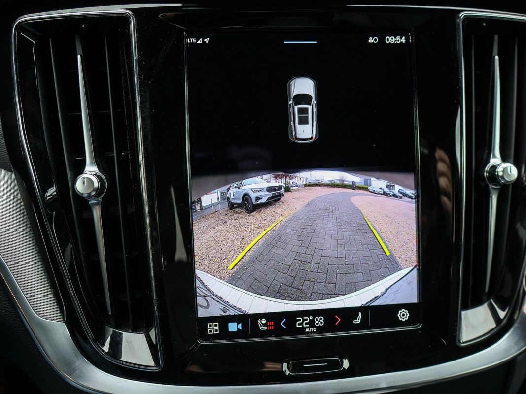 Volvo V60 B4 Diesel - Kombi - Weiss - Gebrauchtwagen - Bild 13