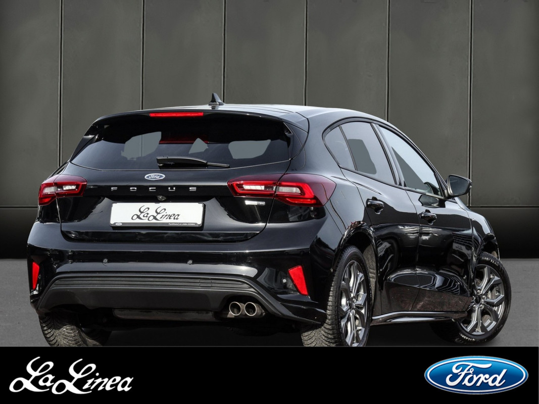 Ford Focus ST-Line 5.türer Automatik, Alwetter, Winter P. Easy Parking P. - Limousine - Schwarz - Gebrauchtwagen - Bild 2