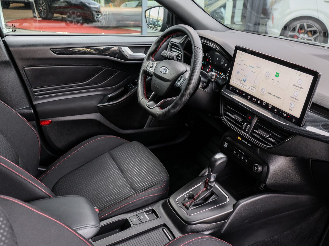 Ford Focus ST-Line 5.türer Automatik, Alwetter, Winter P. Easy Parking P. - Limousine - Schwarz - Gebrauchtwagen - Bild 3