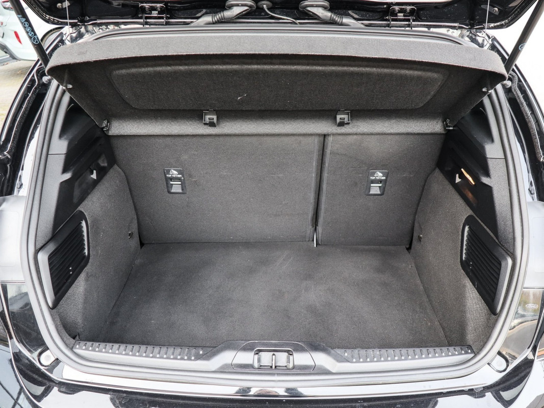 Ford Focus ST-Line 5.türer Automatik, Alwetter, Winter P. Easy Parking P. - Limousine - Schwarz - Gebrauchtwagen - Bild 11