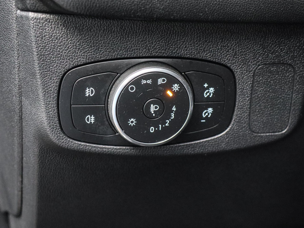 Ford Focus ST-Line 5.türer Automatik, Alwetter, Winter P. Easy Parking P. - Limousine - Schwarz - Gebrauchtwagen - Bild 14