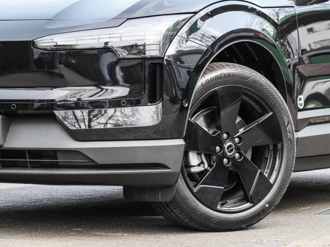 Volvo EX30 Single Ext. Range - SUV/Off-road - Schwarz - Gebrauchtwagen - Bild 6