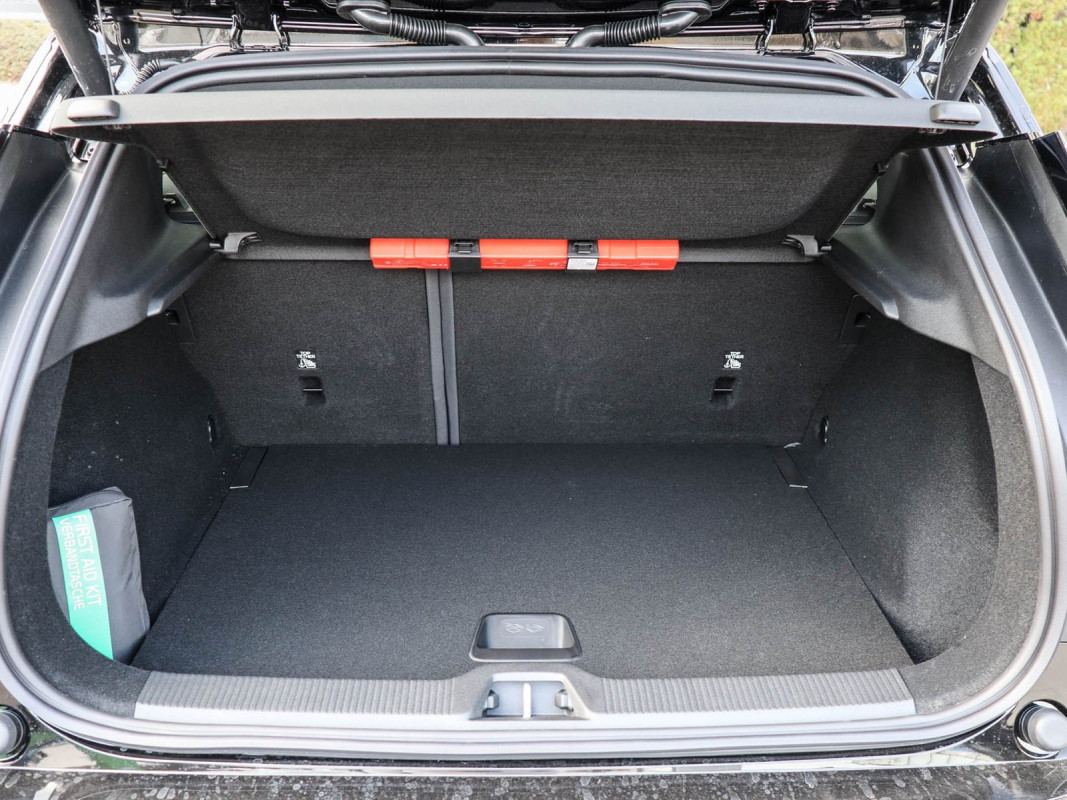 Volvo EX30 Single Ext. Range - SUV/Off-road - Schwarz - Gebrauchtwagen - Bild 11