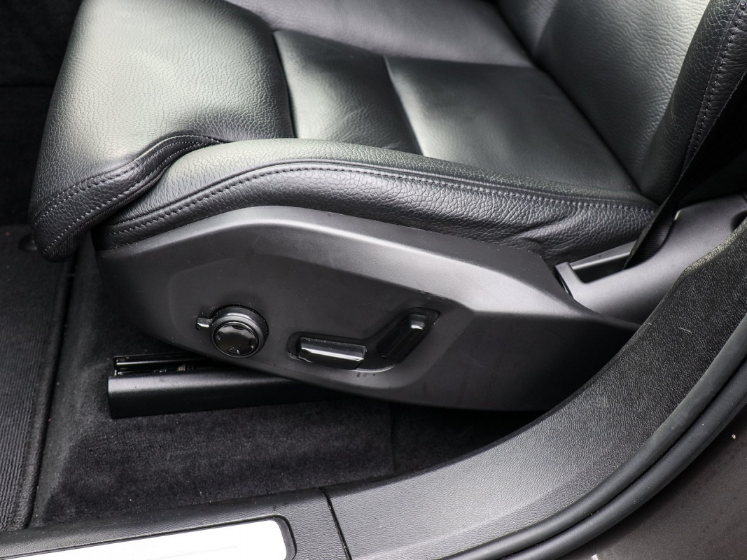 Volvo XC60 T6 - SUV/Off-road - Grau - Gebrauchtwagen - Bild 14