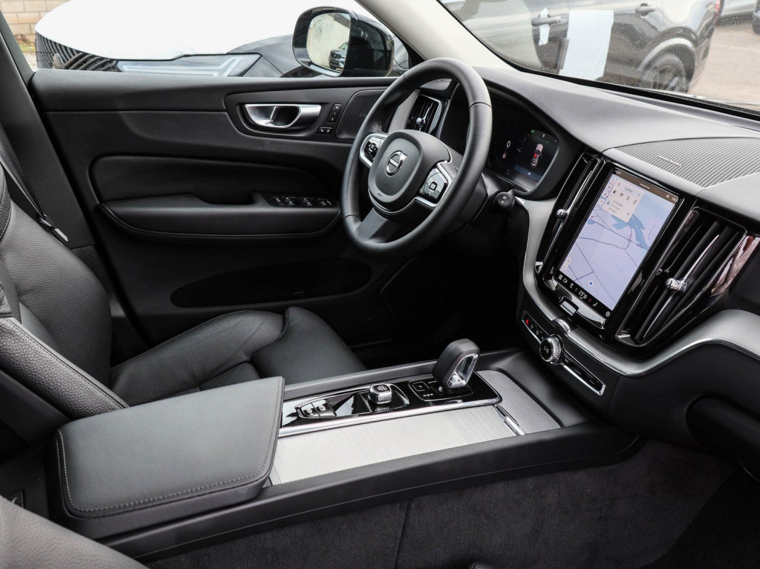 Volvo XC60 B5 (B) AWD - SUV/Off-road - Schwarz - Gebrauchtwagen - Bild 3