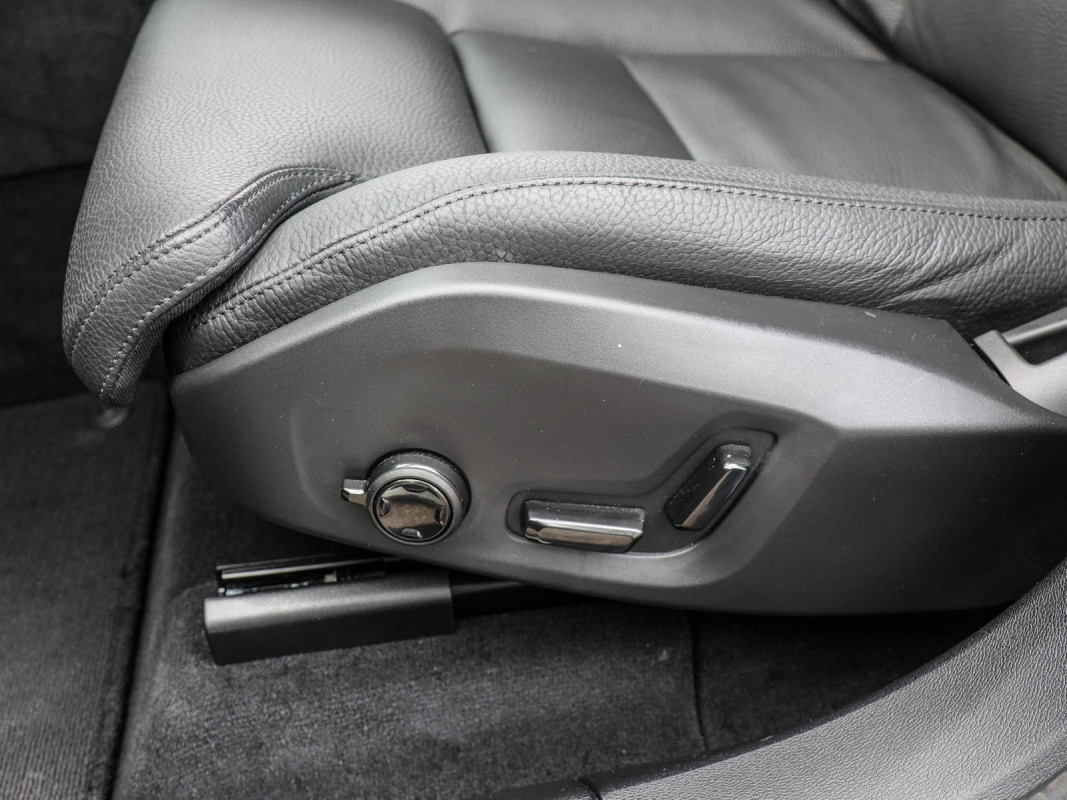 Volvo XC60 B5 (B) AWD - SUV/Off-road - Schwarz - Gebrauchtwagen - Bild 12