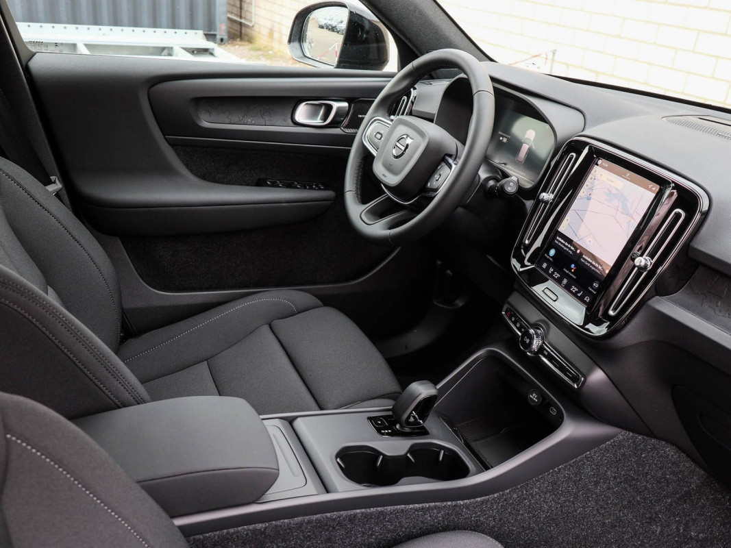 Volvo EX40 Single Motor Extended Range RWD - SUV/Off-road - Schwarz - Neuwagen - Bild 3