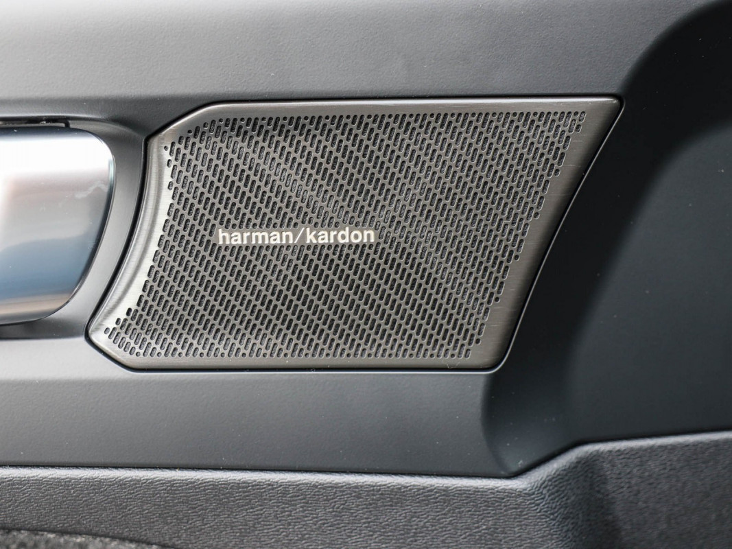 Volvo EX40 Single Motor Extended Range RWD - SUV/Off-road - Schwarz - Neuwagen - Bild 12