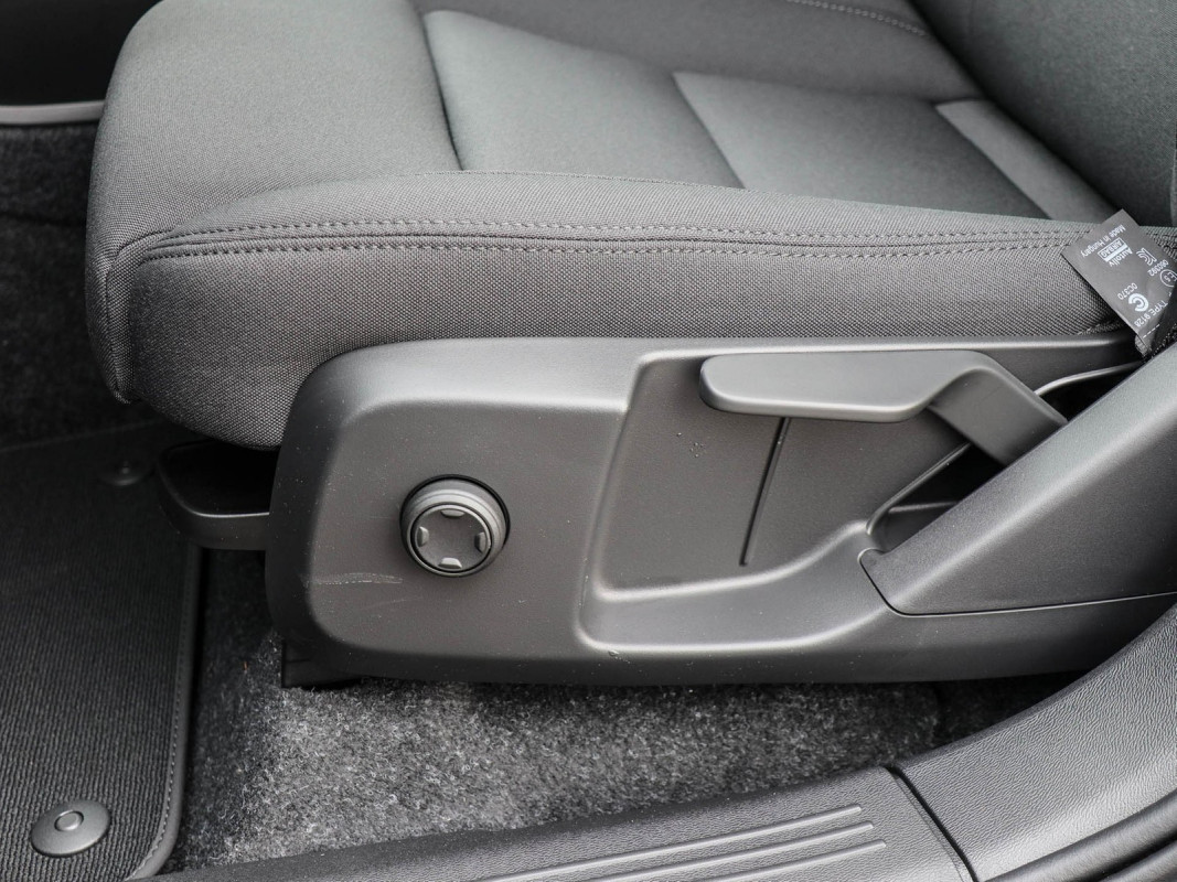 Volvo EX40 Single Motor Extended Range RWD - SUV/Off-road - Schwarz - Neuwagen - Bild 13