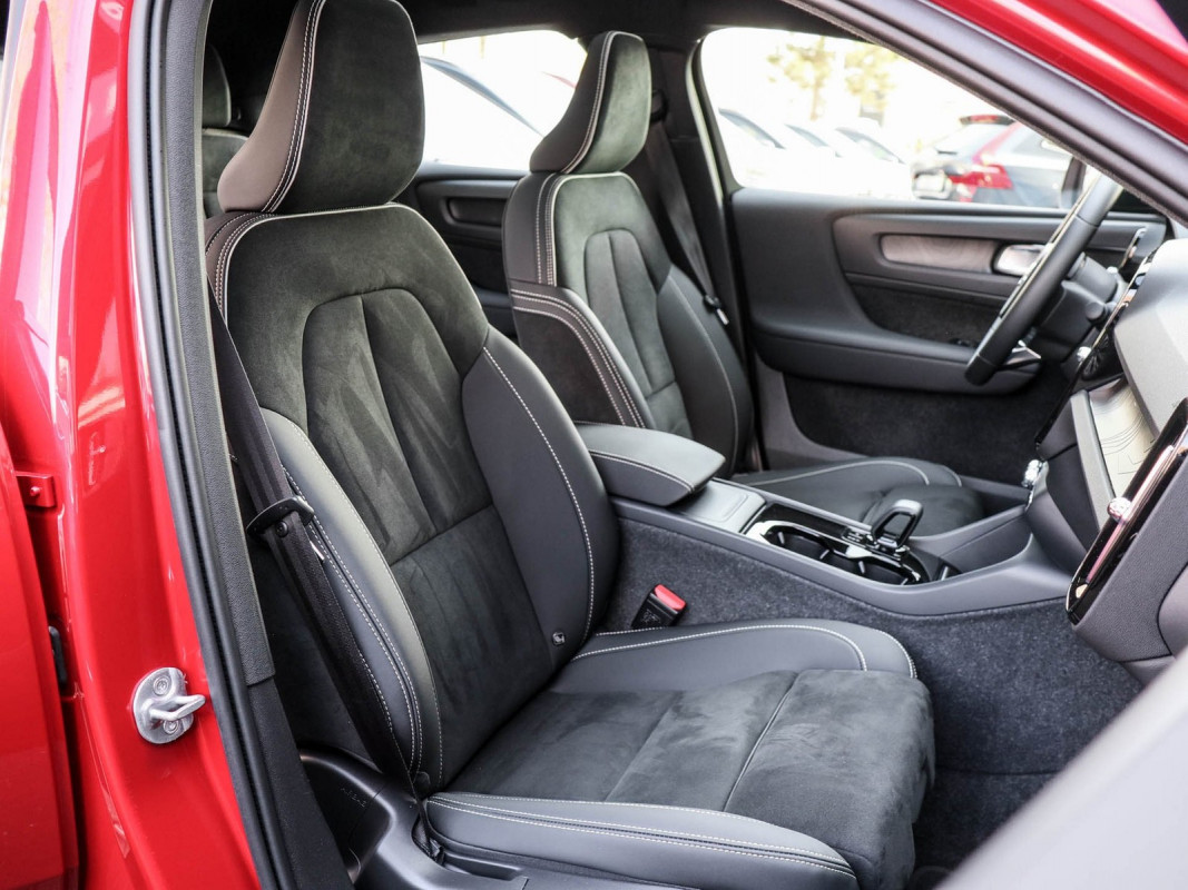 Volvo C40 Twin Pure Electric AWD - SUV/Off-road - Rot - Gebrauchtwagen - Bild 7