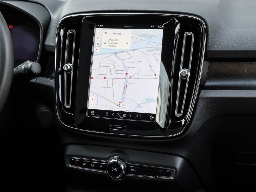 Volvo C40 Twin Pure Electric AWD - SUV/Off-road - Rot - Gebrauchtwagen - Bild 9