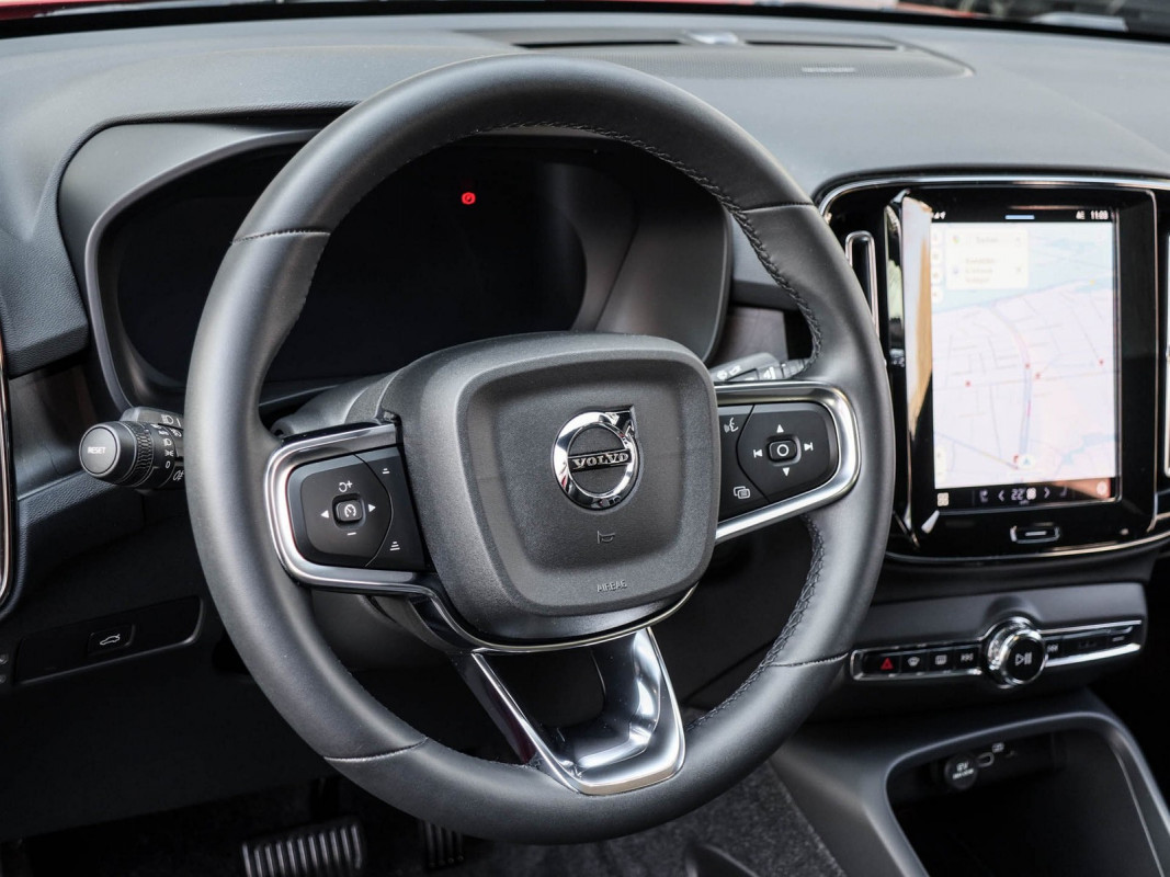 Volvo C40 Twin Pure Electric AWD - SUV/Off-road - Rot - Gebrauchtwagen - Bild 10