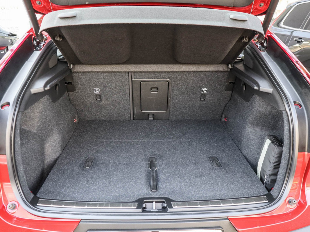 Volvo C40 Twin Pure Electric AWD - SUV/Off-road - Rot - Gebrauchtwagen - Bild 11