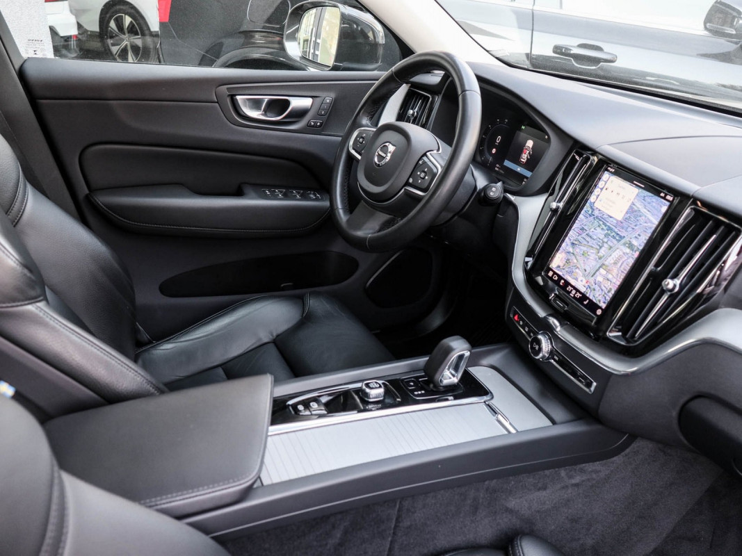 Volvo XC60 T6 Recharge AWD - SUV/Off-road - Grau - Gebrauchtwagen - Bild 3