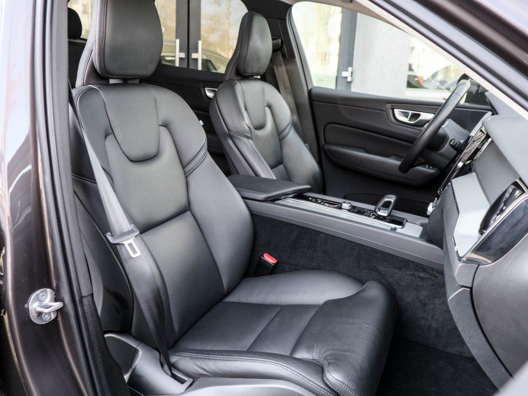 Volvo XC60 T6 Recharge AWD - SUV/Off-road - Grau - Gebrauchtwagen - Bild 7