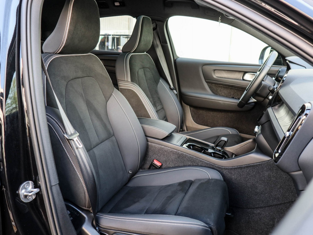 Volvo C40 Plus Recharge Pure Electric 2WD - SUV/Off-road - Schwarz - Gebrauchtwagen - Bild 7