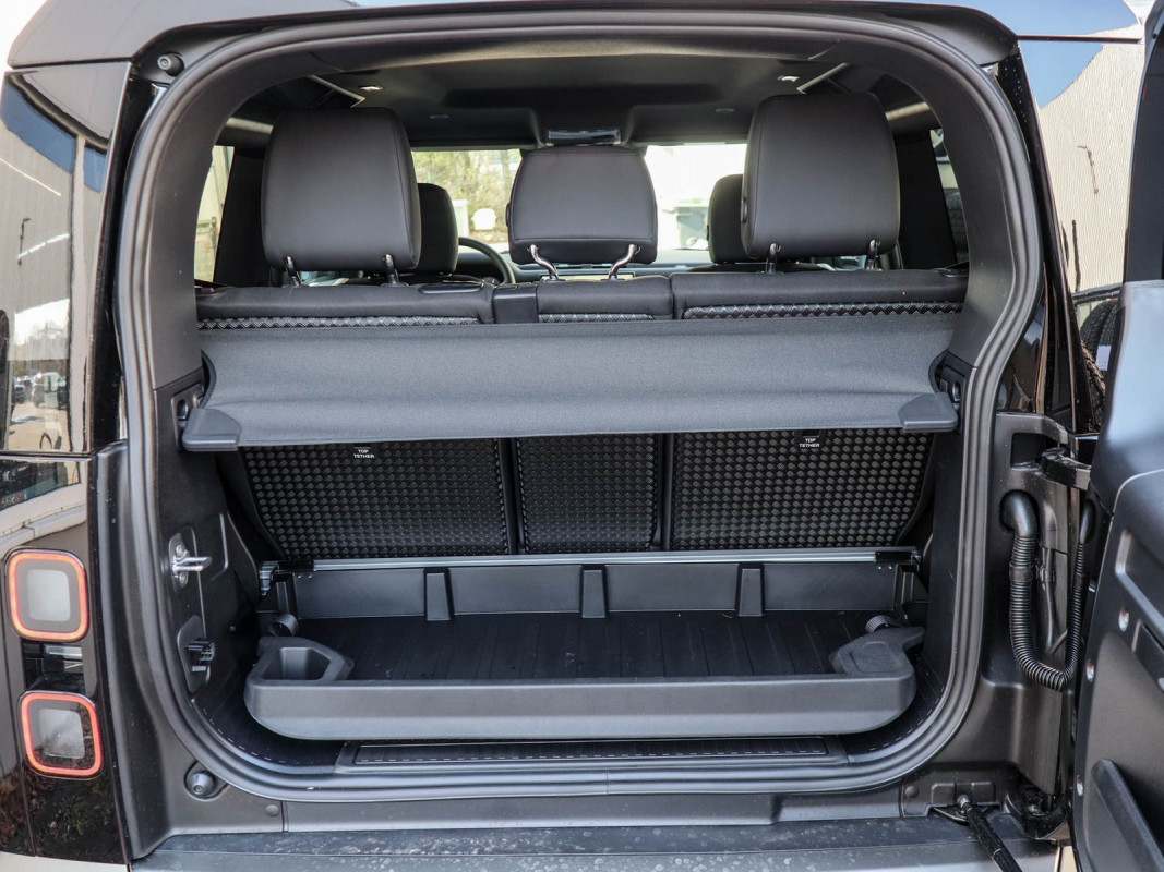 Land Rover Defender - SUV/Off-road - Schwarz - Gebrauchtwagen - Bild 15