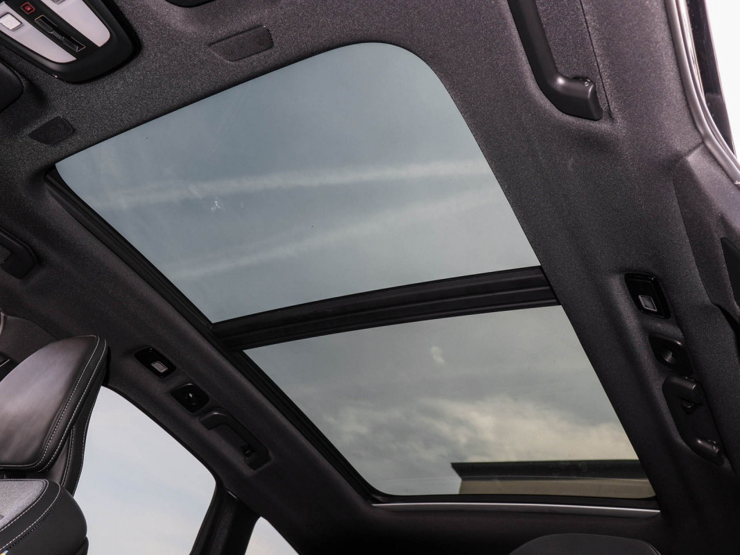 Volvo XC60 B5 Aut. - SUV/Off-road - Schwarz - Gebrauchtwagen - Bild 12