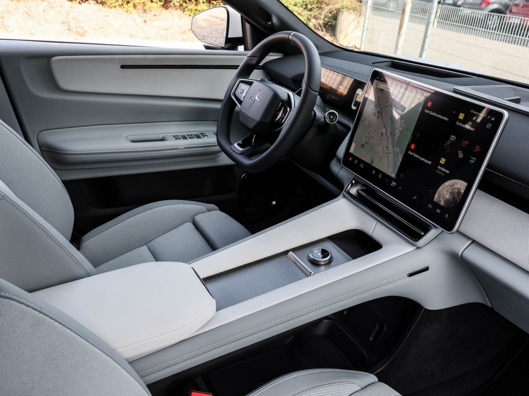 Polestar 4 Prime - Limousine - Weiss - Gebrauchtwagen - Bild 3