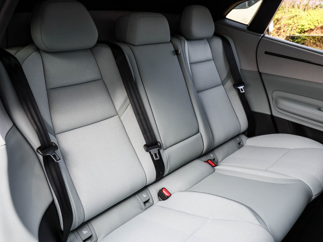 Polestar 4 Prime - Limousine - Weiss - Gebrauchtwagen - Bild 5