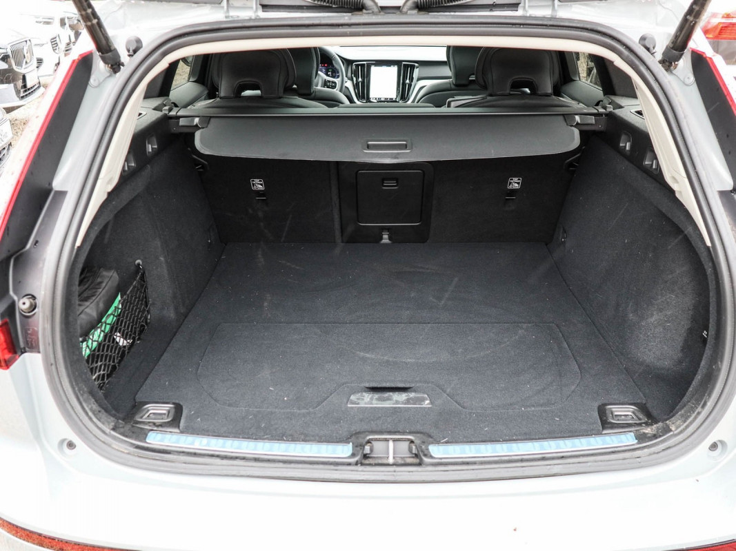 Volvo V60 T6 AWD - Kombi - Grau - Gebrauchtwagen - Bild 11