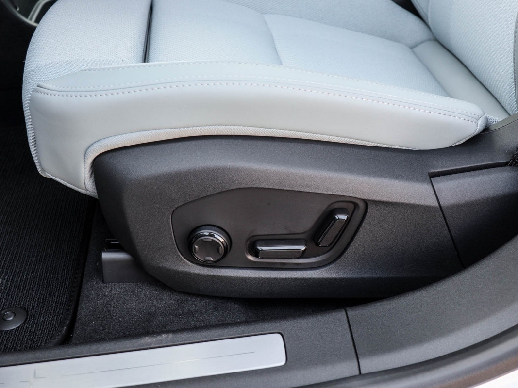 Polestar 4 Prime - Limousine - Weiss - Gebrauchtwagen - Bild 13