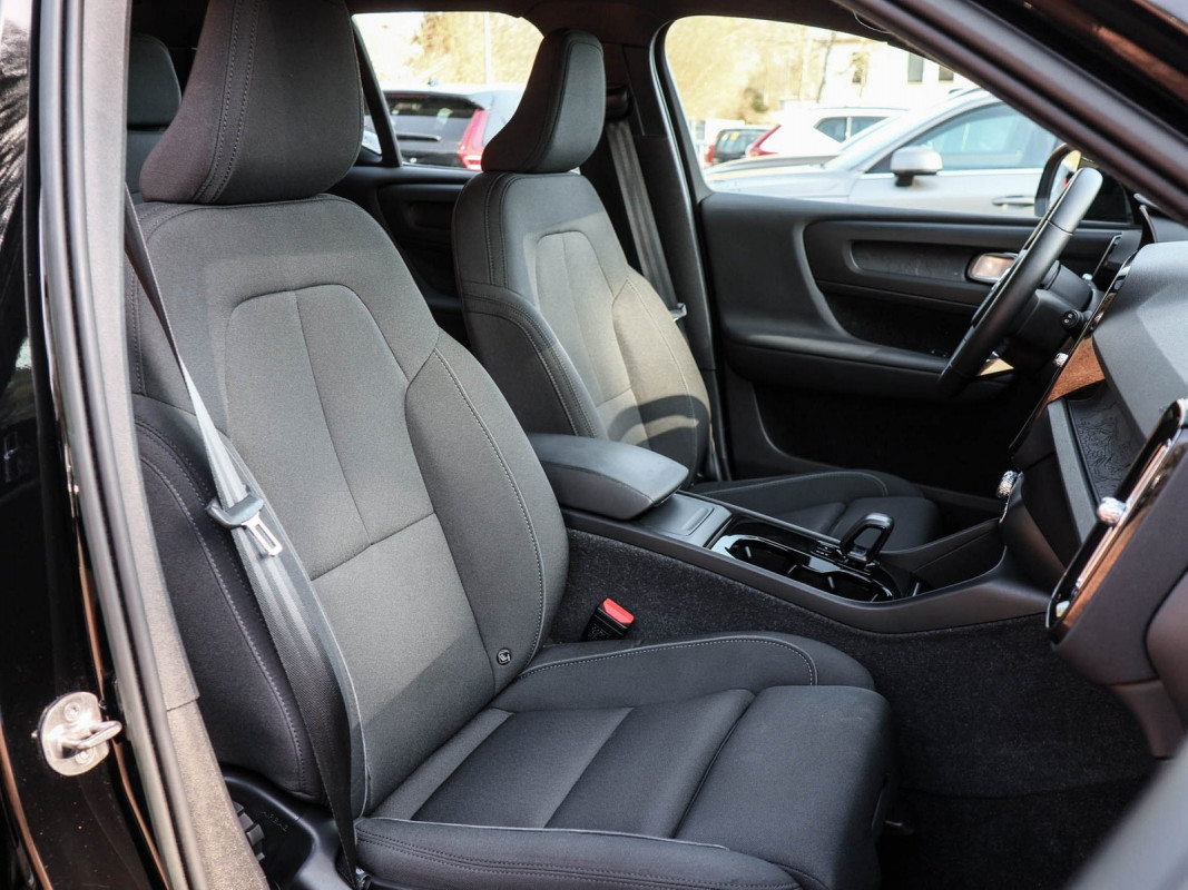 Volvo XC40 Single Motor - SUV/Off-road - Schwarz - Gebrauchtwagen - Bild 7